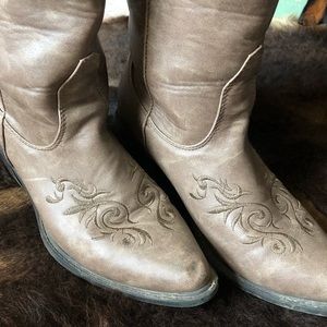 Roper Women’s Cowboy Boots sz 7
